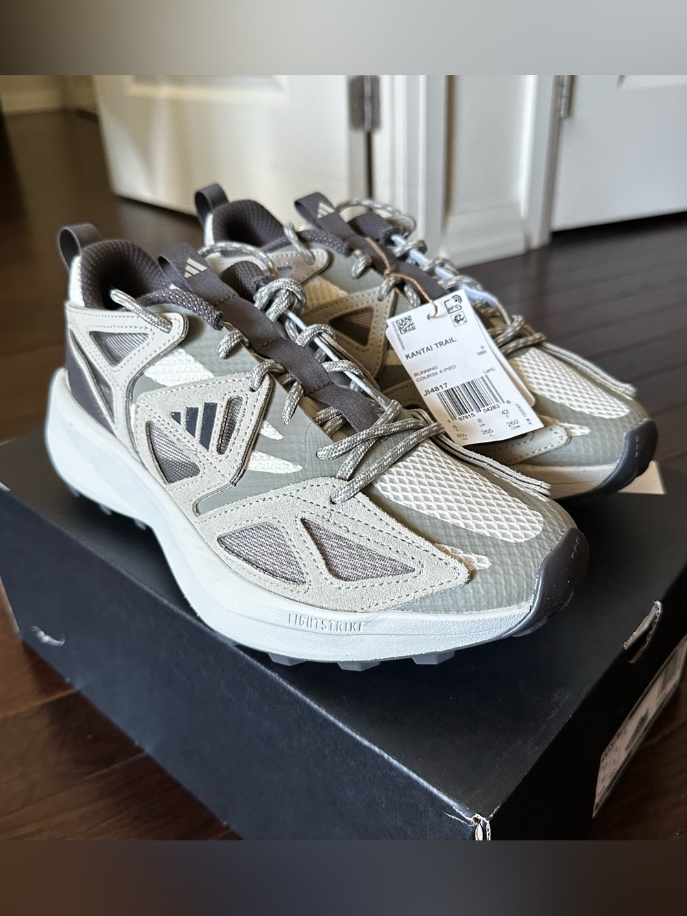 ADIDAS MEN'S KANTAI TRAIL GRAY/WHITE SIZE 8.5 BRAND NEW SNEAKERS
